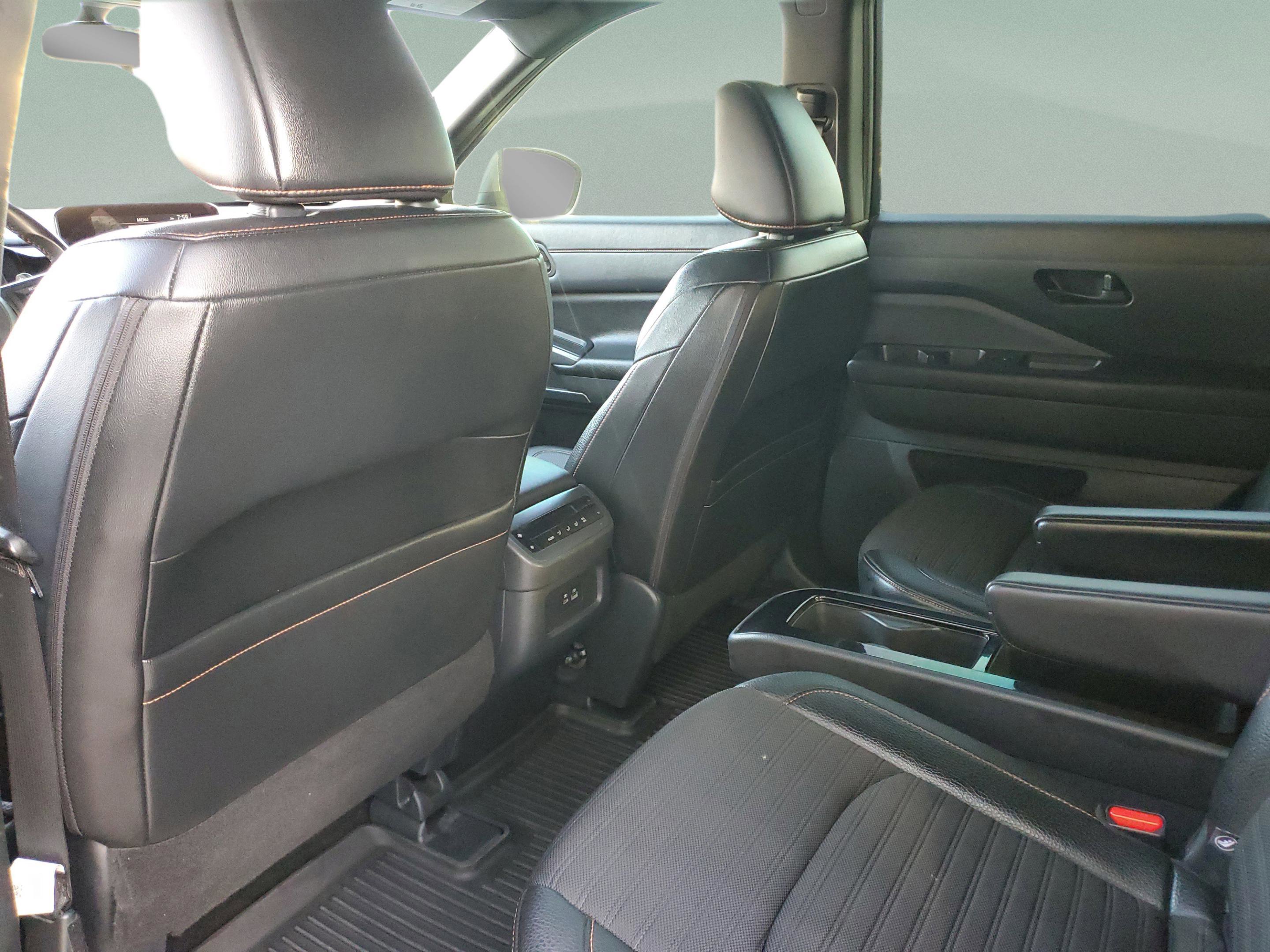 Used 2024 Nissan Pathfinder Rock Creek AWD/4WD image 6