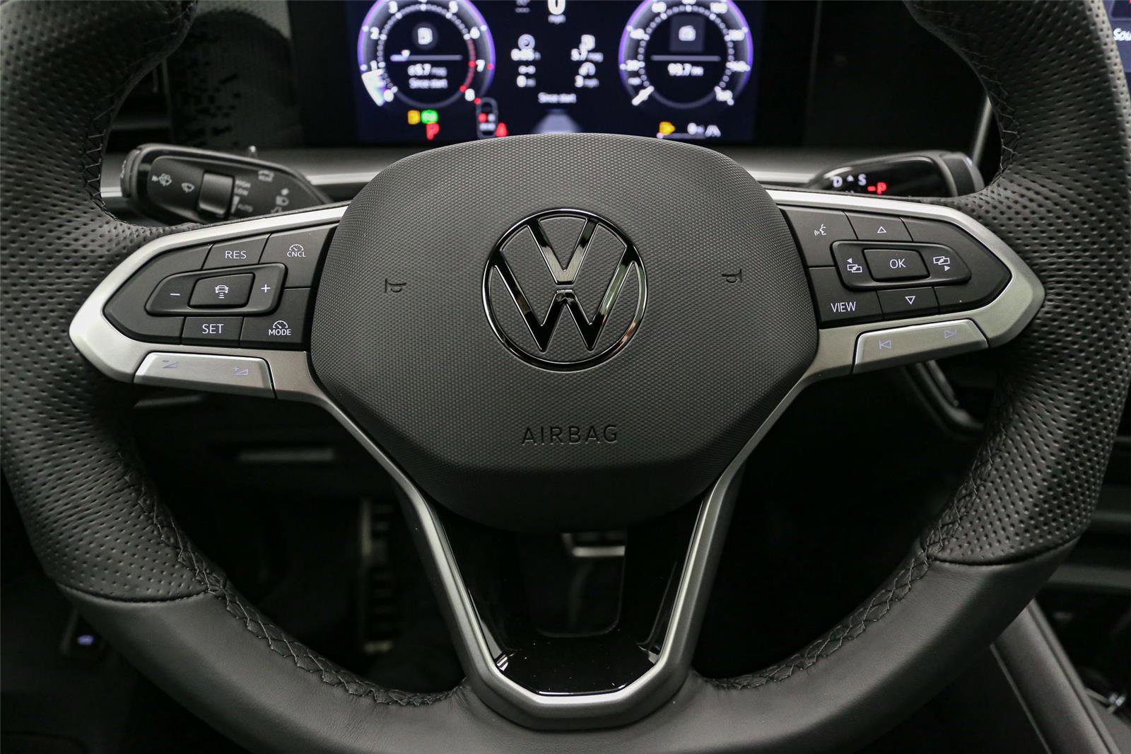 New 2026 Volkswagen Tiguan SE R-Line AWD/4WD image 23