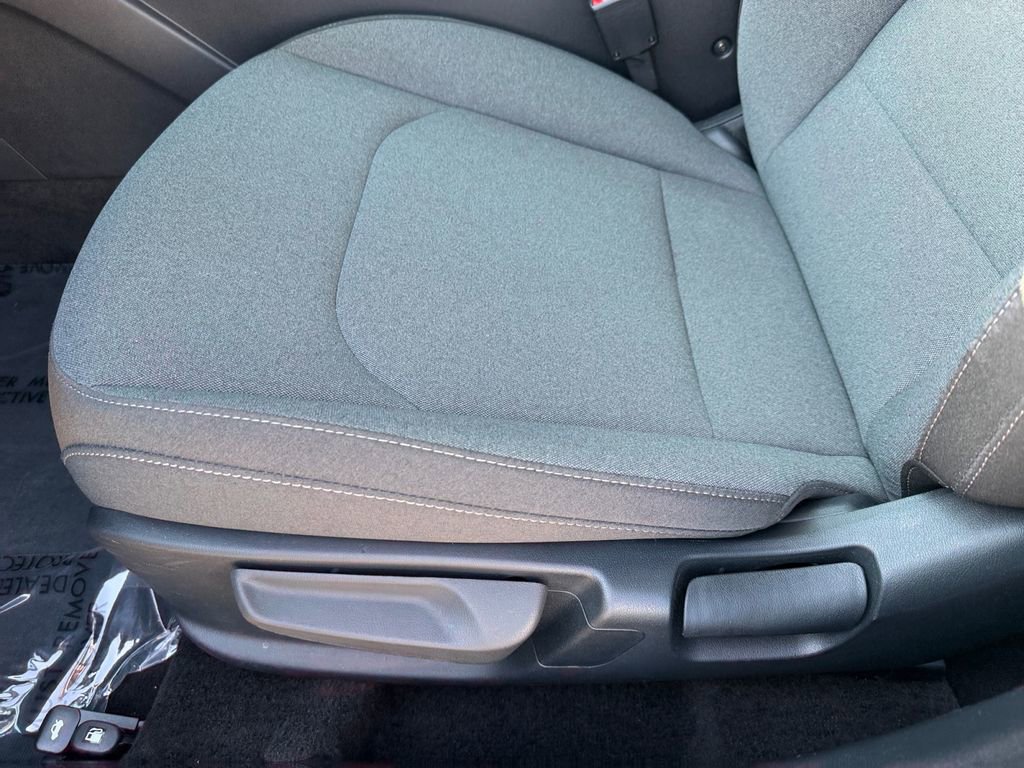 Used 2025 Kia K4 LXS image 25