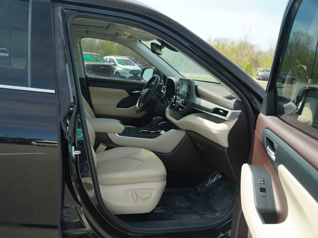 Used 2021 Toyota Highlander XLE image 20