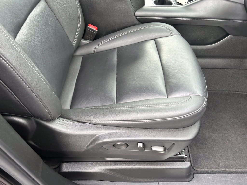 Used 2024 Chevrolet Suburban LT AWD/4WD image 38
