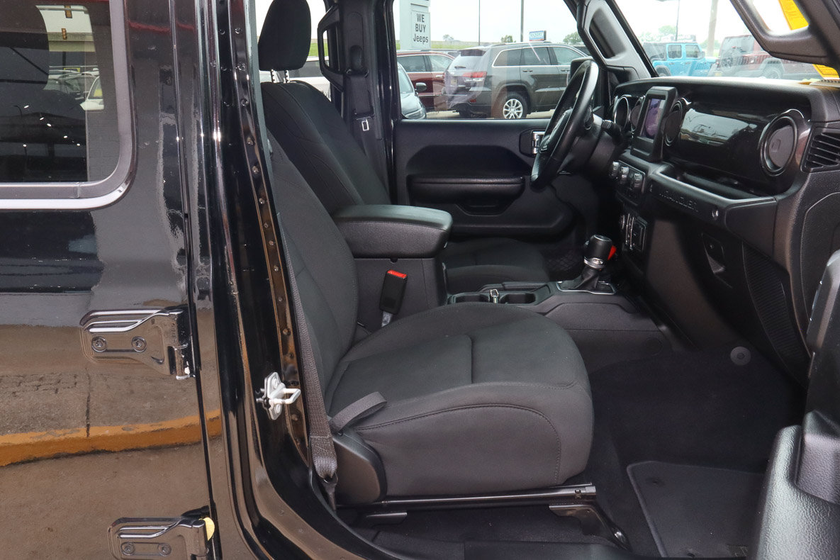 Used 2021 Jeep Wrangler Unlimited Sport AWD/4WD image 24