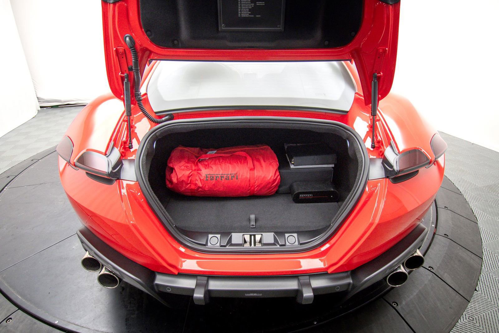 Used 2022 Ferrari Roma RWD image 46