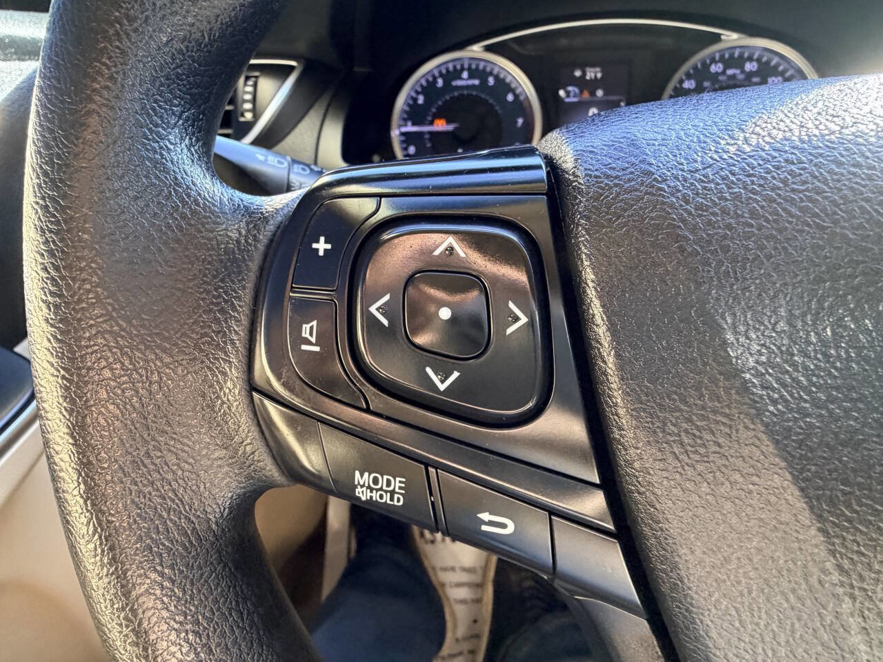 Used 2017 Toyota Camry LE image 22