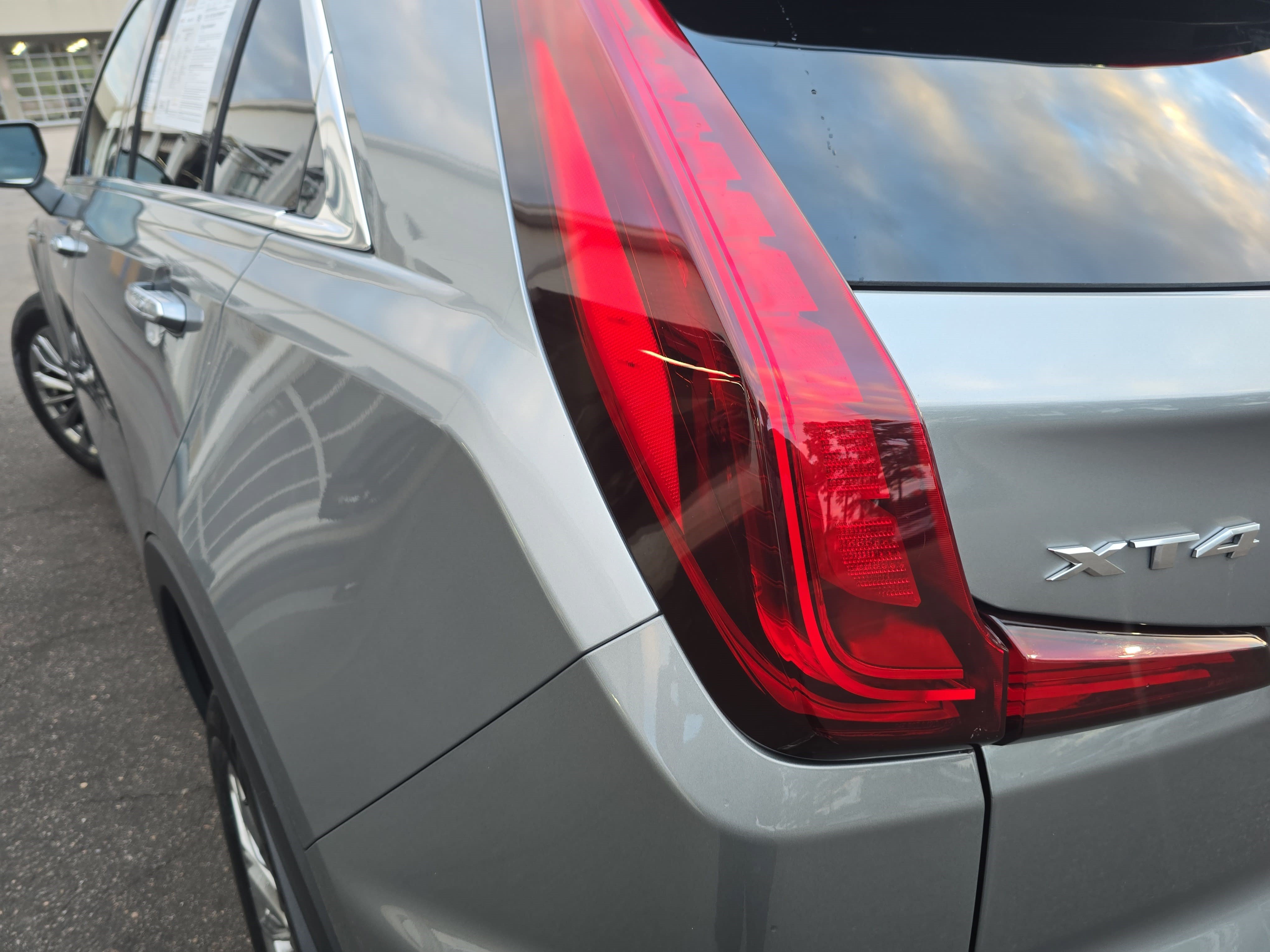 Used 2025 Cadillac XT4 Premium Luxury FWD image 34