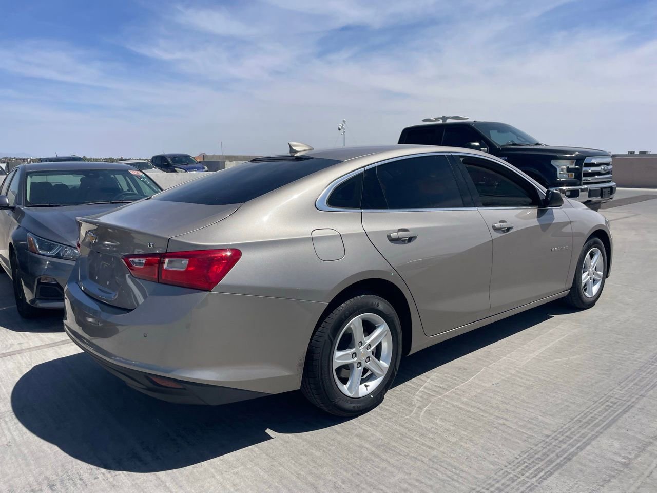 Used 2024 Chevrolet Malibu LT FWD image 2