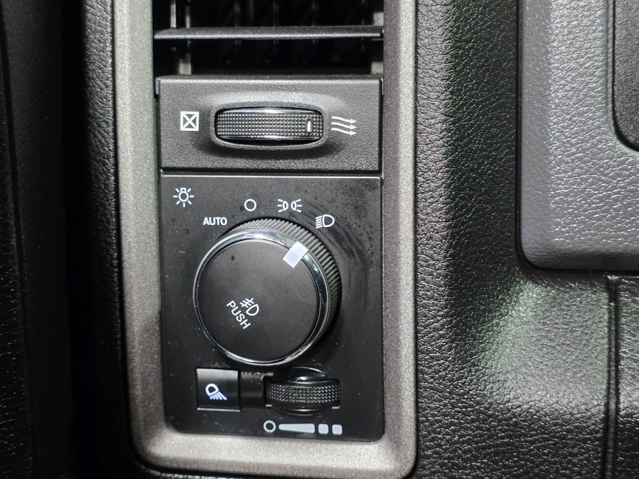 Used 2019 RAM 1500 Express w/ Express Value Package AWD/4WD image 37