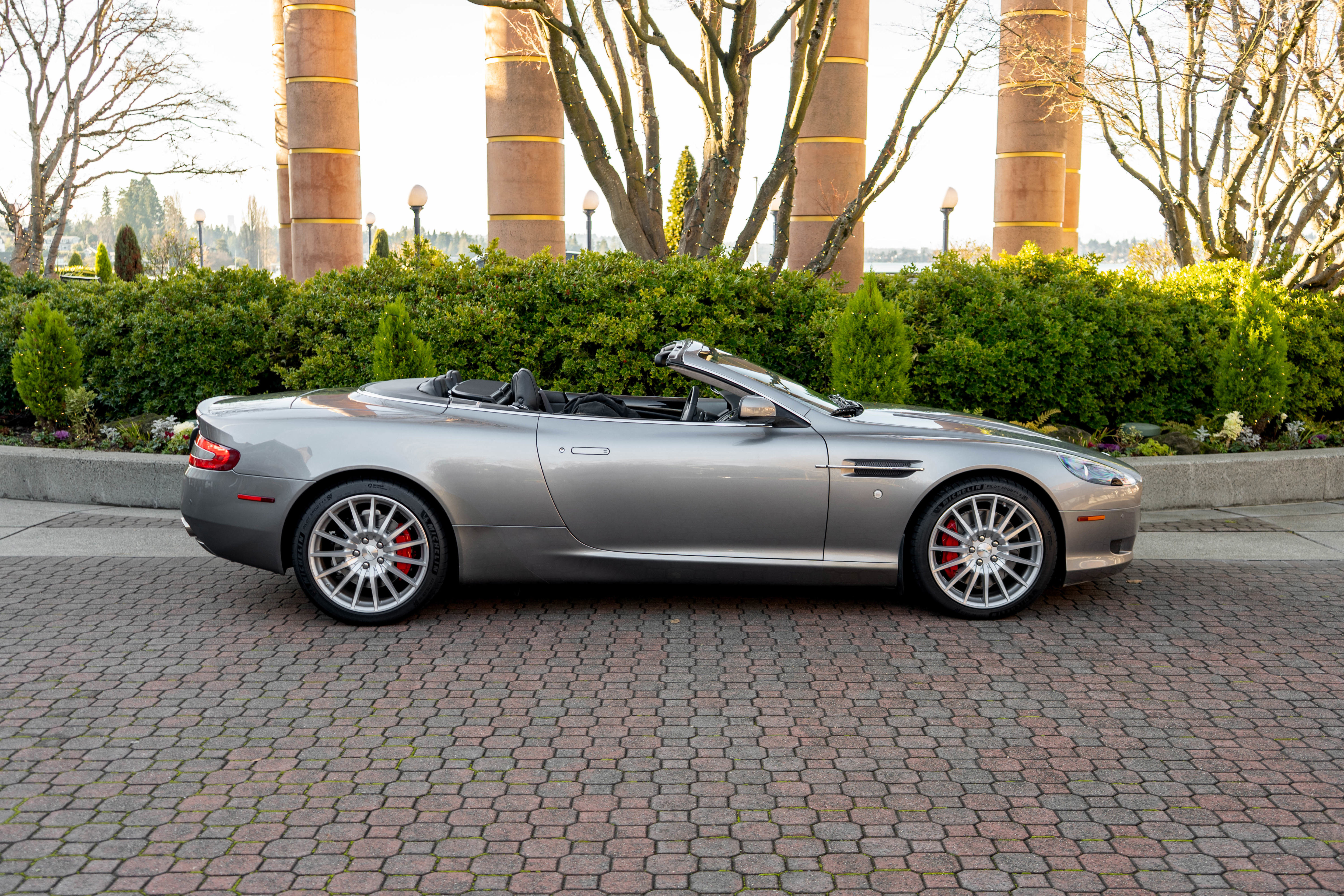 Used 2009 Aston Martin DB9 Volante RWD image 50