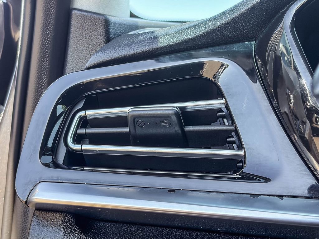 Used 2022 Kia Niro EX image 50