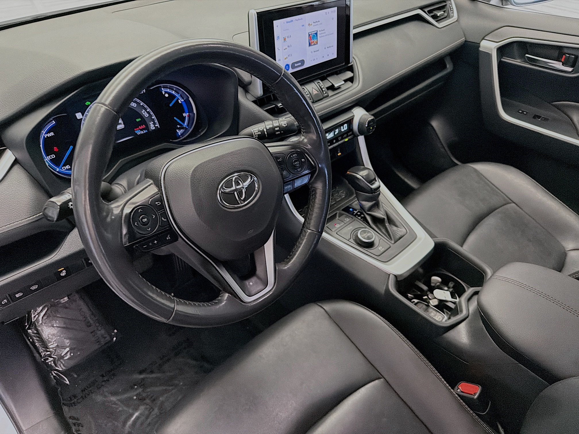 Used 2023 Toyota RAV4 XLE Premium AWD/4WD image 7