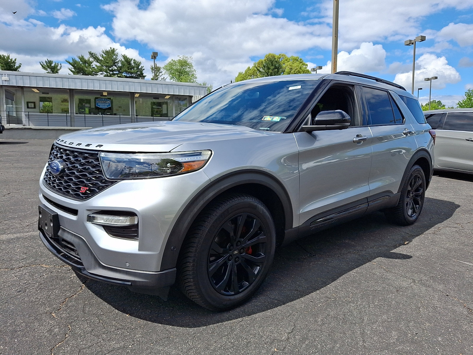 Used 2020 Ford Explorer ST AWD/4WD image 3