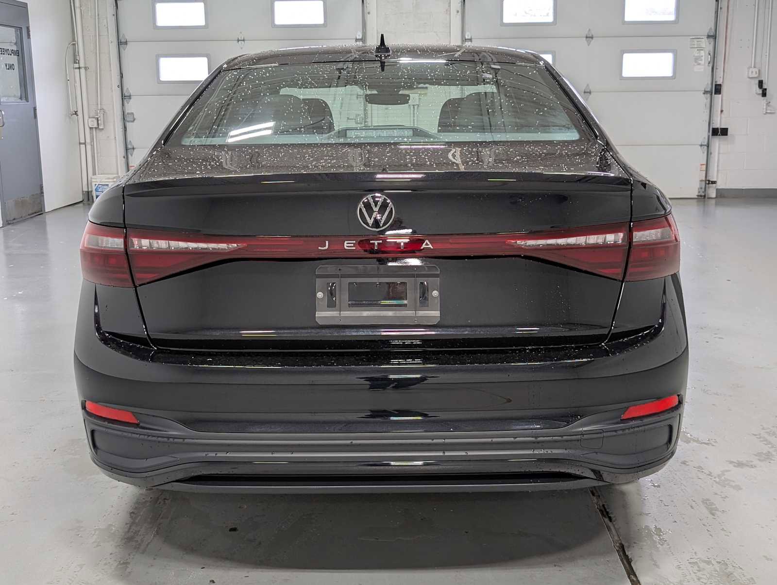 Used 2025 Volkswagen Jetta Sport image 9