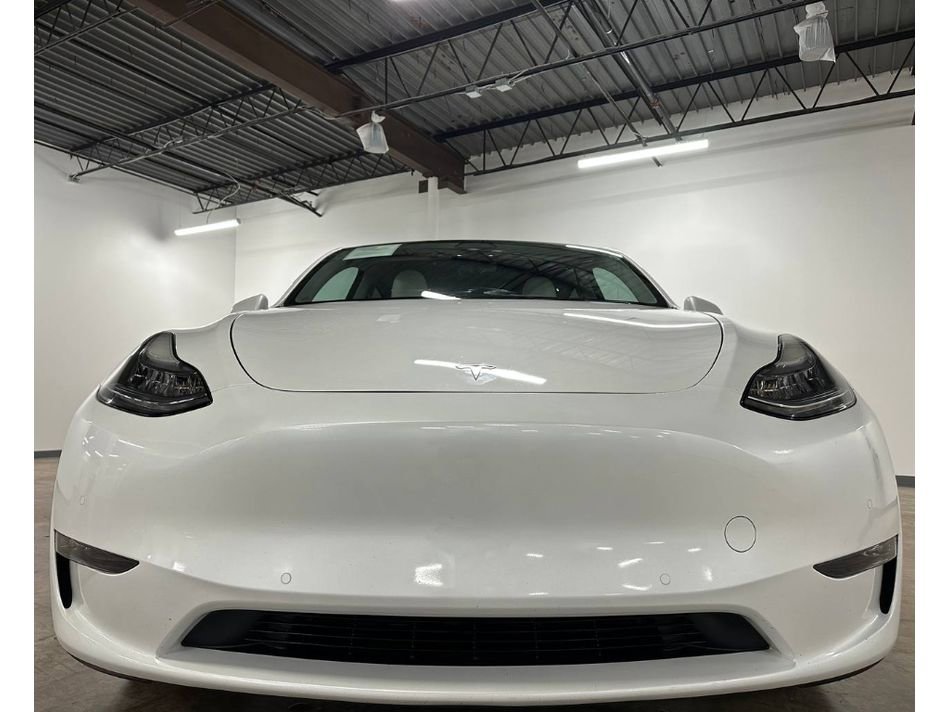 Used 2022 Tesla Model Y Long Range image 3