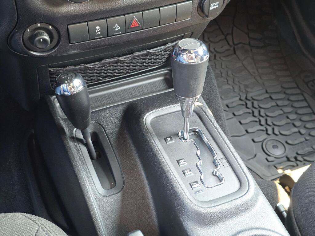 Used 2015 Jeep Wrangler Sport AWD/4WD image 26
