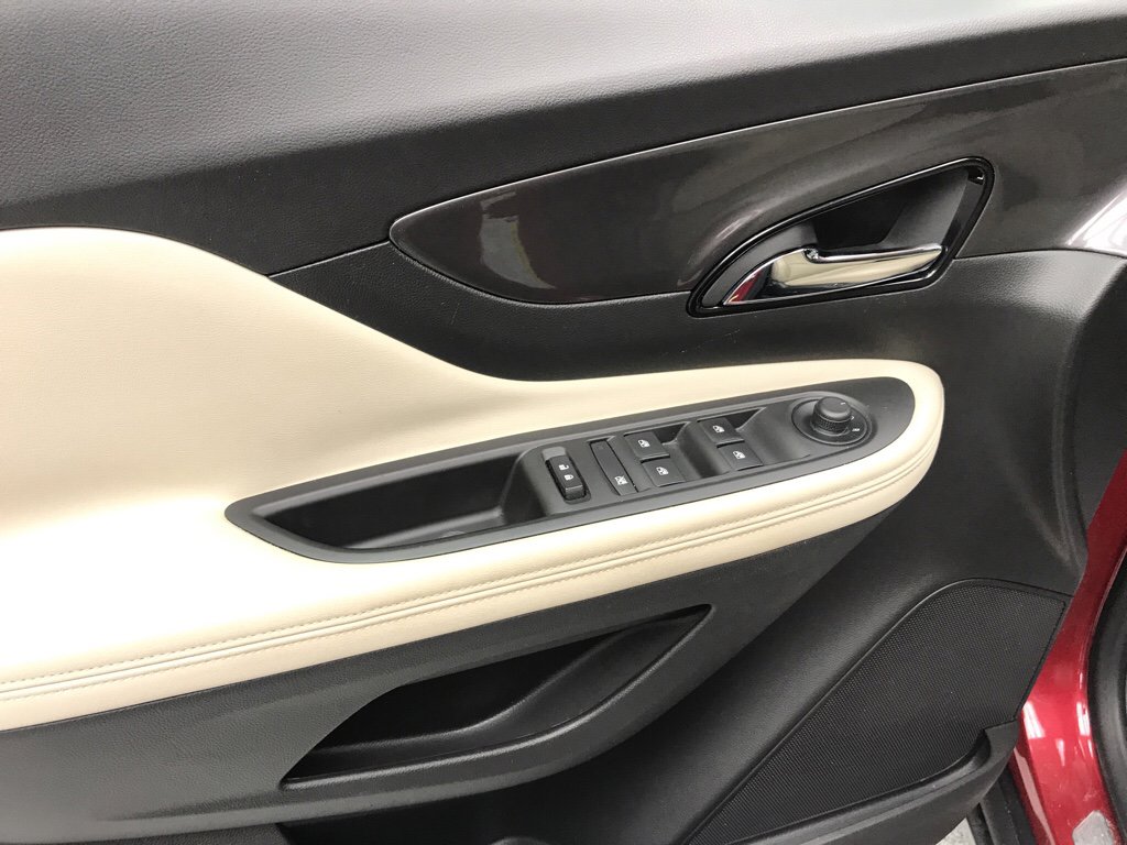 Used 2017 Buick Encore Essence image 8