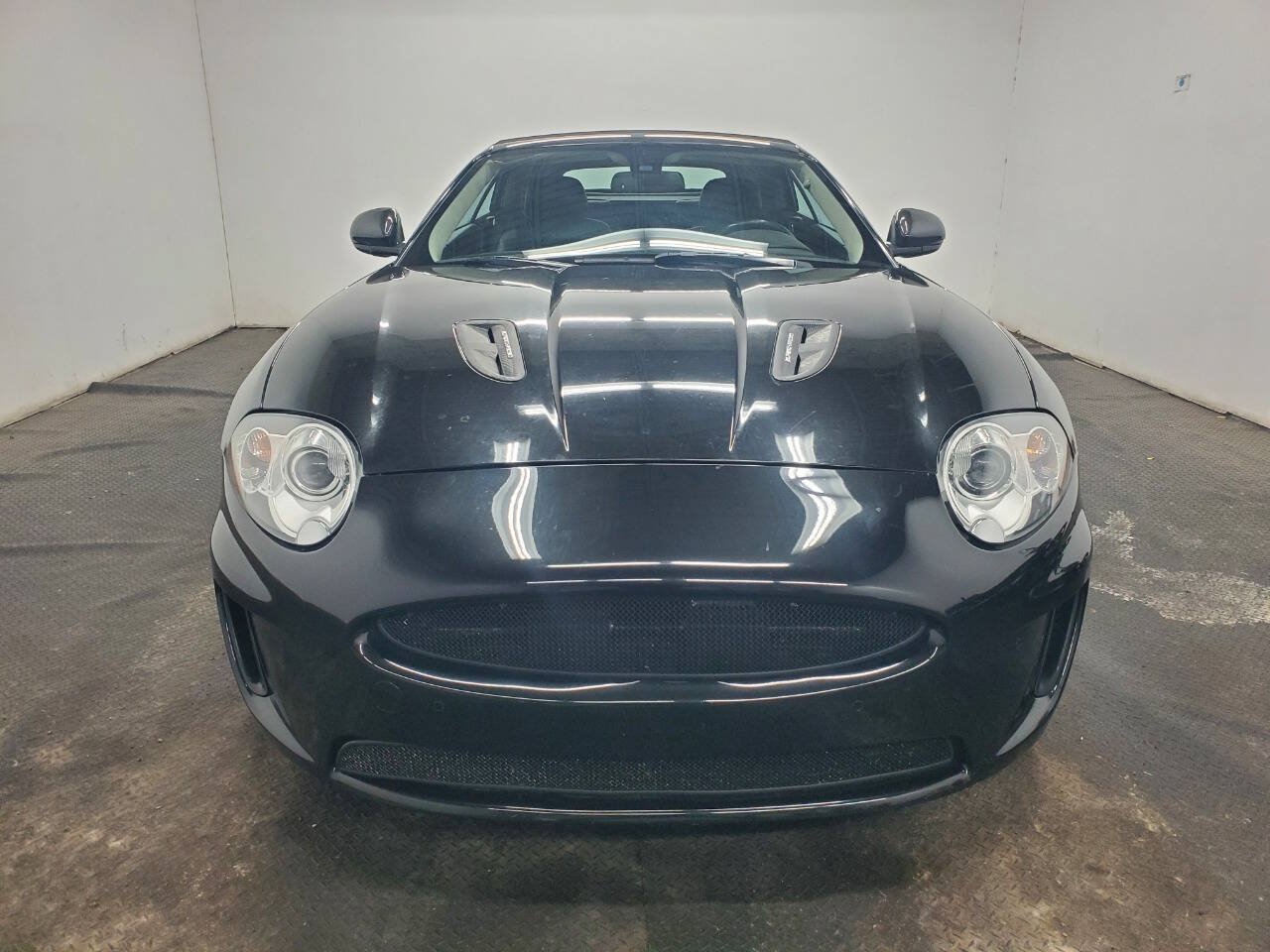 Used 2010 Jaguar XKR R RWD image 2