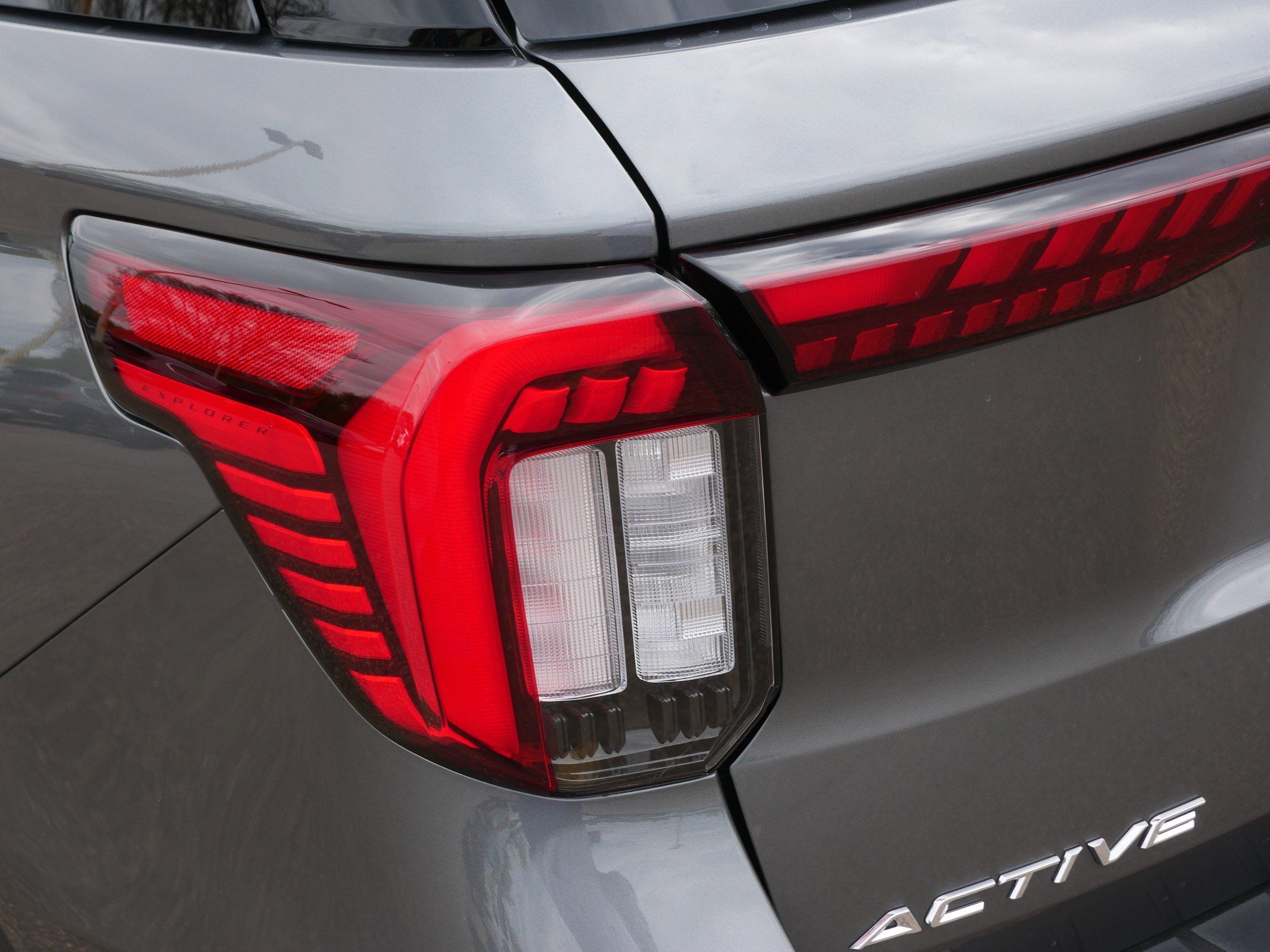 Used 2026 Ford Explorer Active w/ Active Comfort Package AWD/4WD image 17