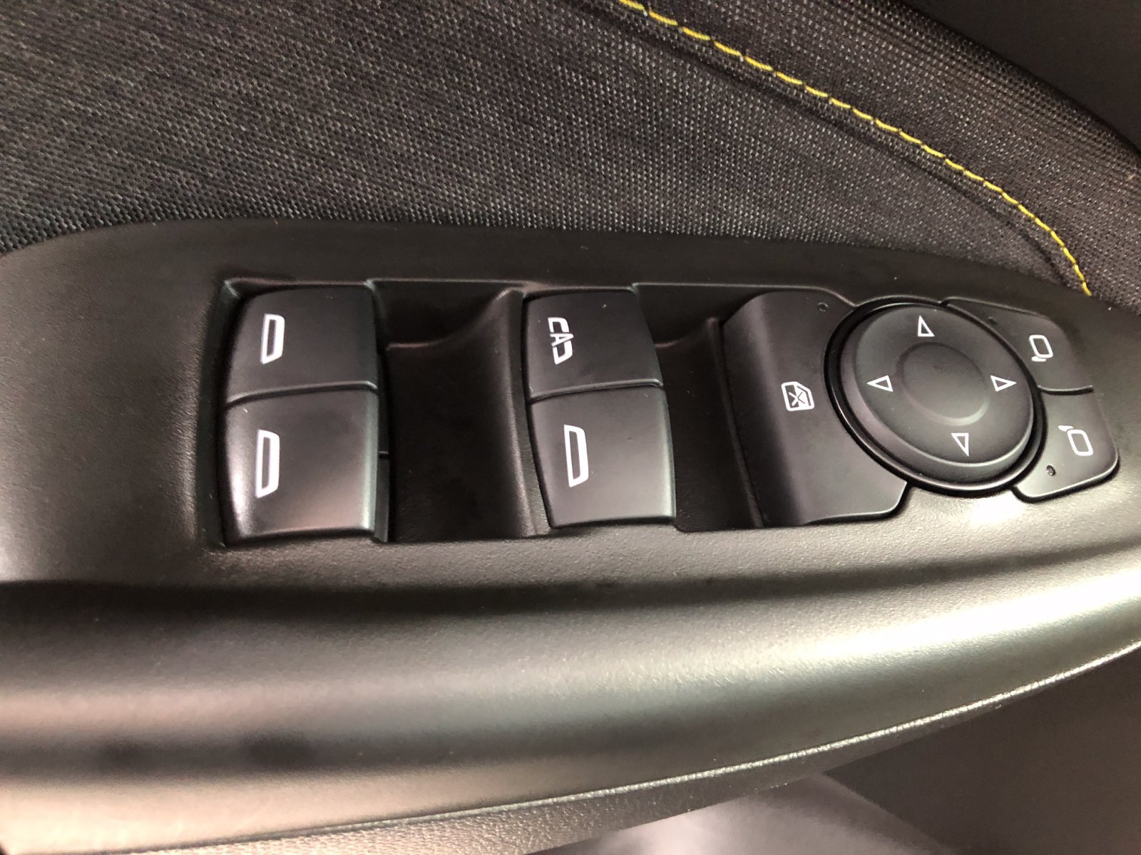 Used 2025 Chevrolet TrailBlazer ACTIV w/ Convenience Package FWD image 37
