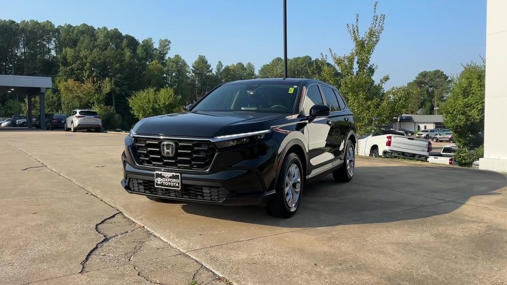 Used 2025 Honda CR-V LX image 2