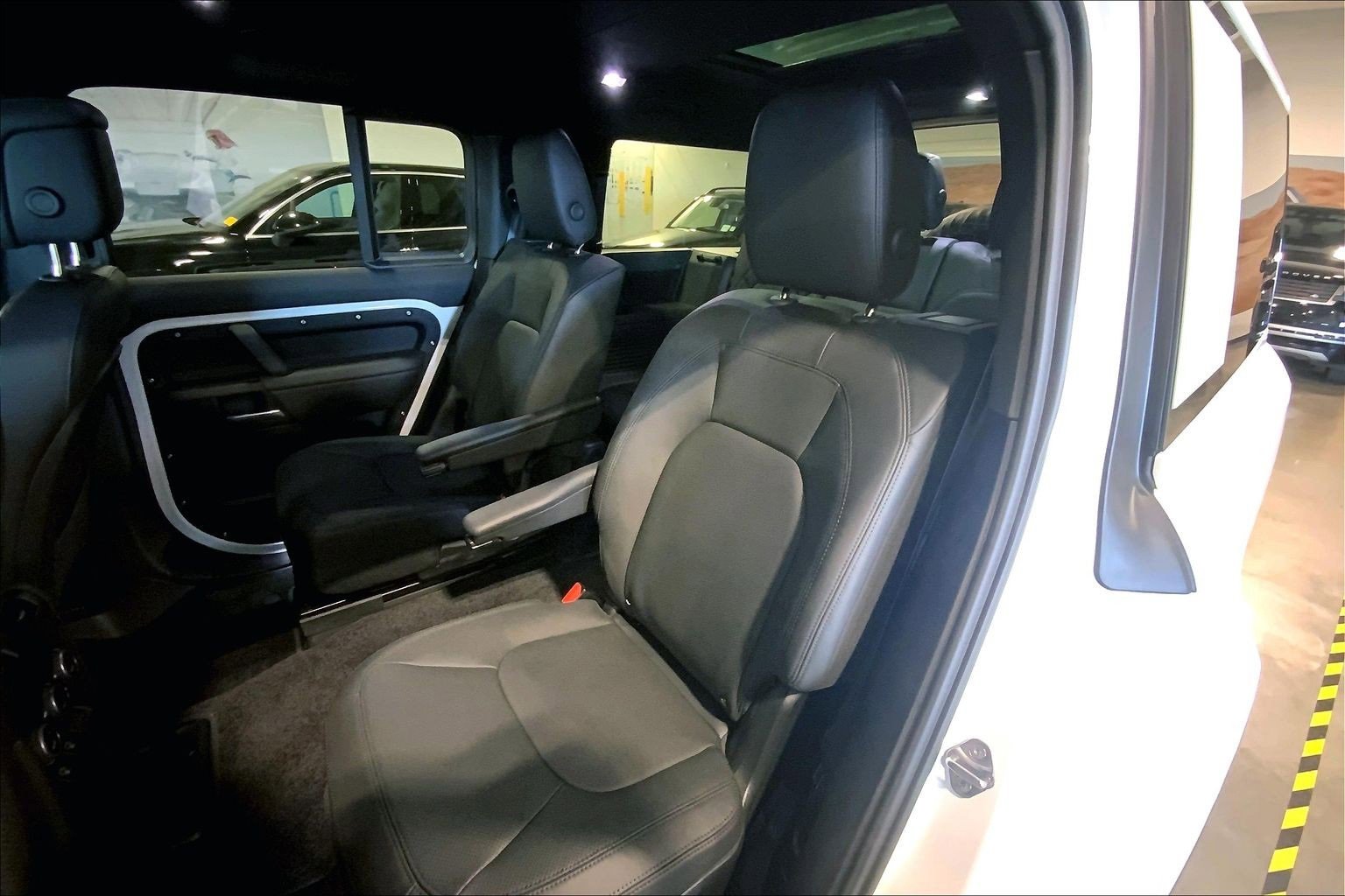 Used 2025 Land Rover Defender 130 S image 20