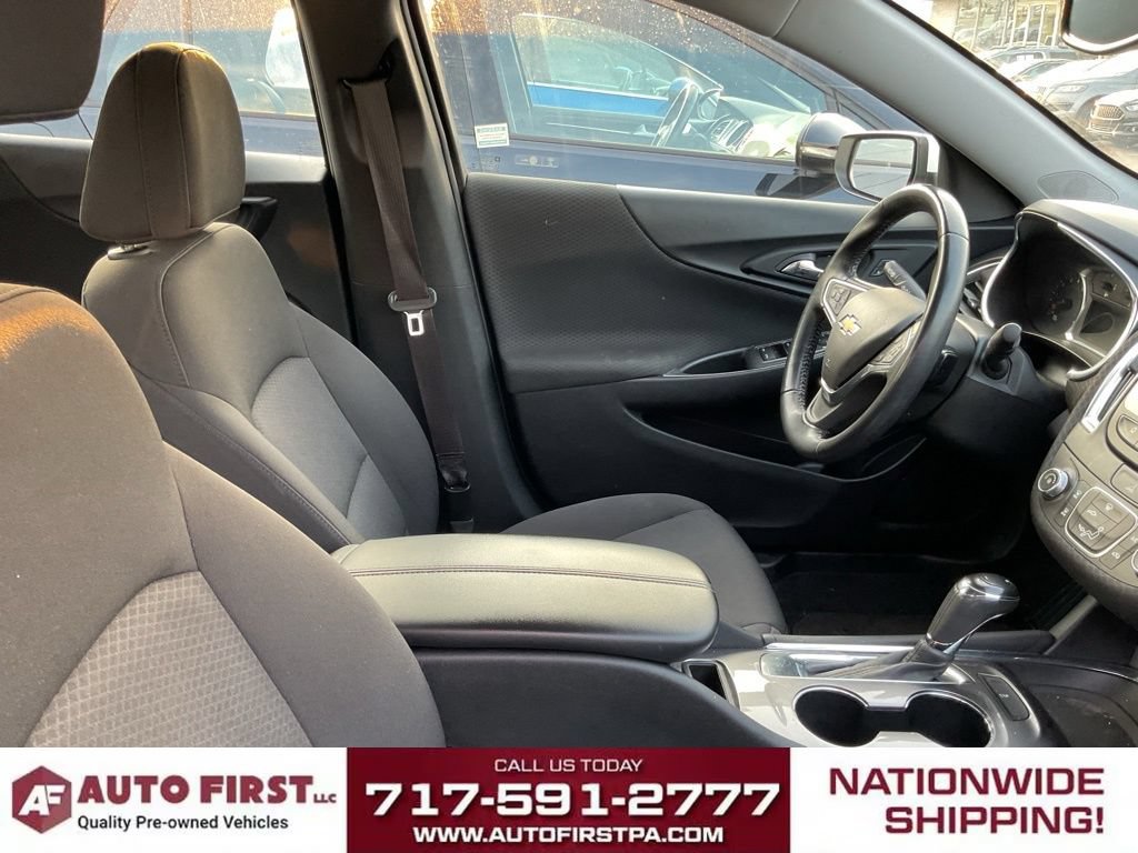 Used 2018 Chevrolet Malibu LT FWD image 15