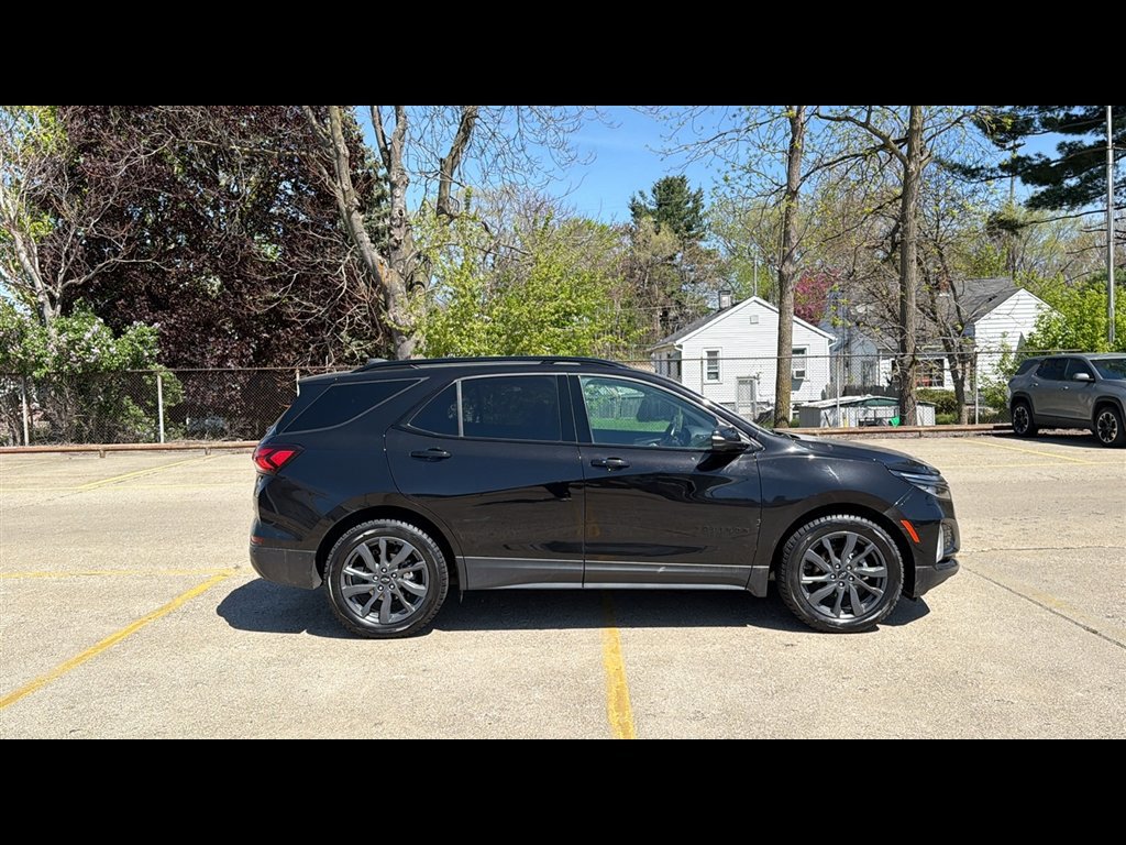 Used 2022 Chevrolet Equinox RS w/ Infotainment Package FWD image 6