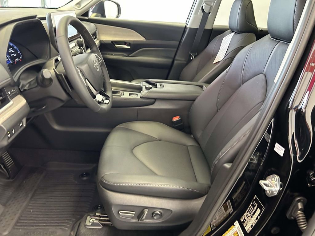 Used 2026 Toyota Grand Highlander AWD image 17