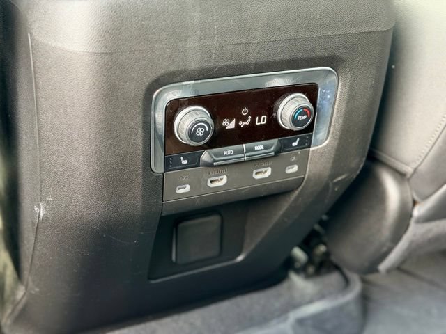 Used 2023 Chevrolet Suburban Z71 w/ Luxury Package AWD/4WD image 27