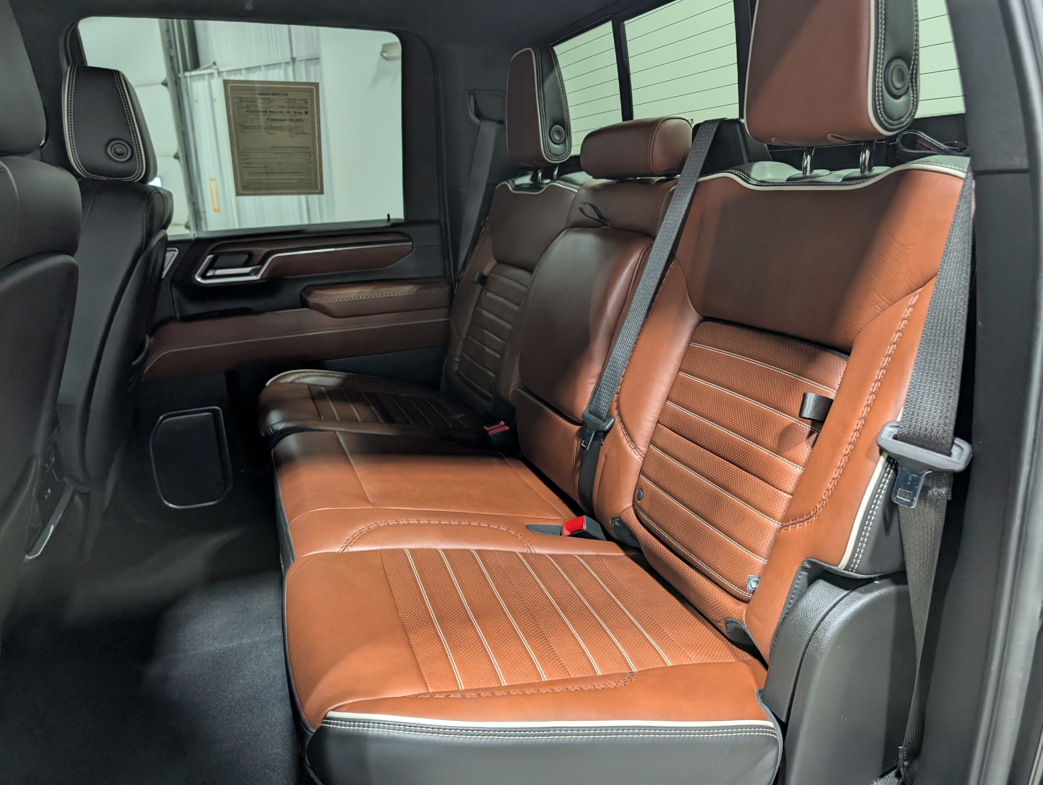 Used 2024 GMC Sierra 3500 Denali Ultimate AWD/4WD image 18