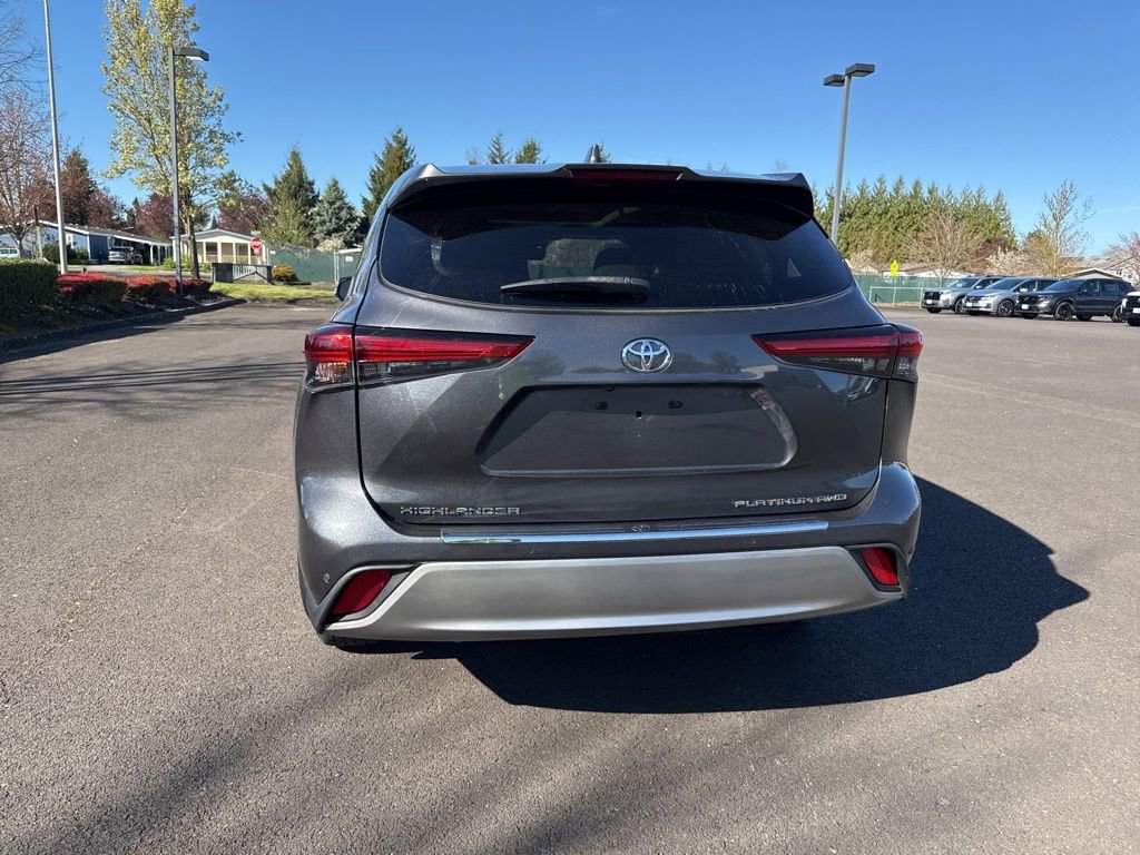Used 2022 Toyota Highlander Platinum image 6