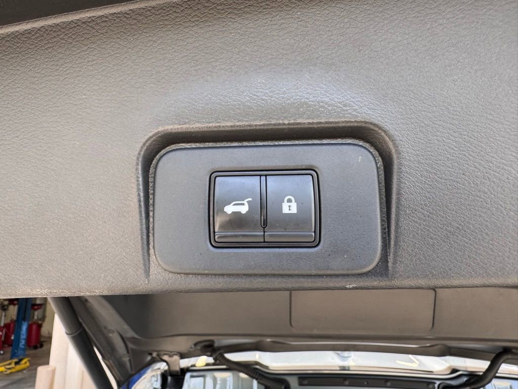 Used 2023 Nissan Rogue SV w/ SV Premium Package FWD image 15