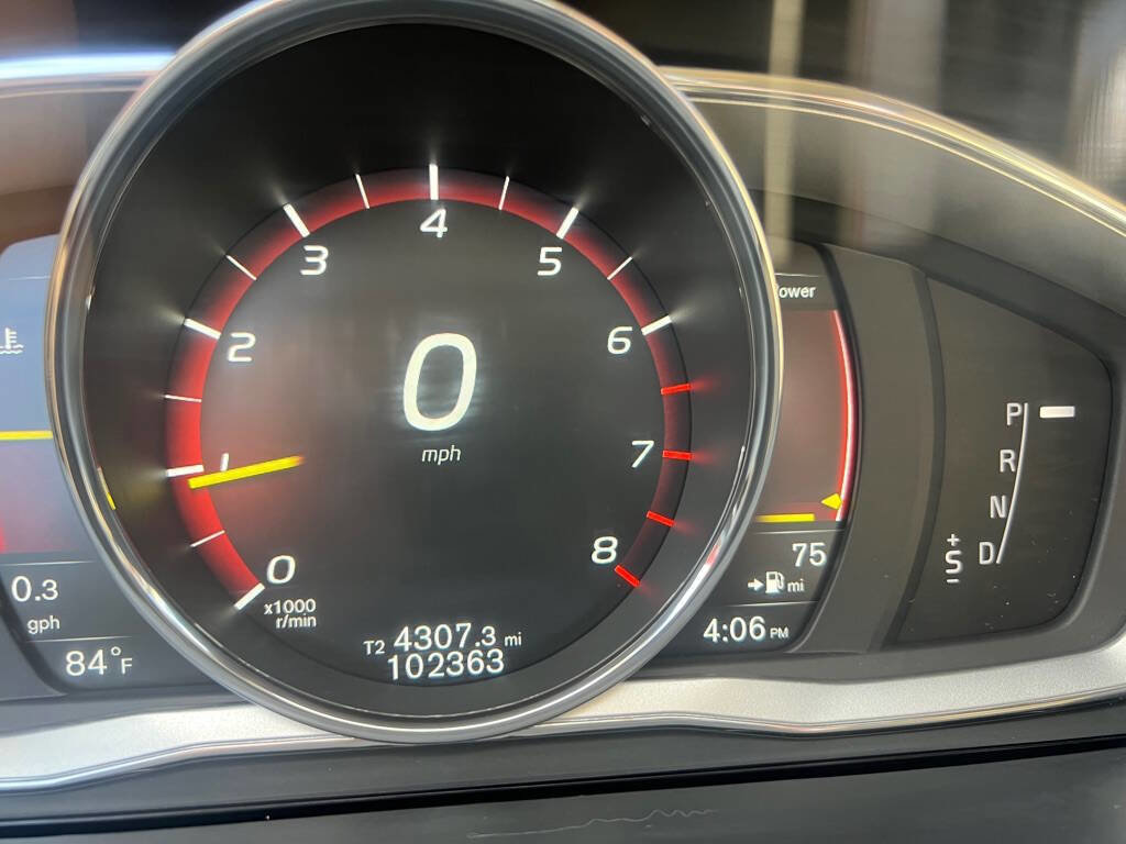 Used 2017 Volvo V60 T5 Premier w/ Convenience Package image 15