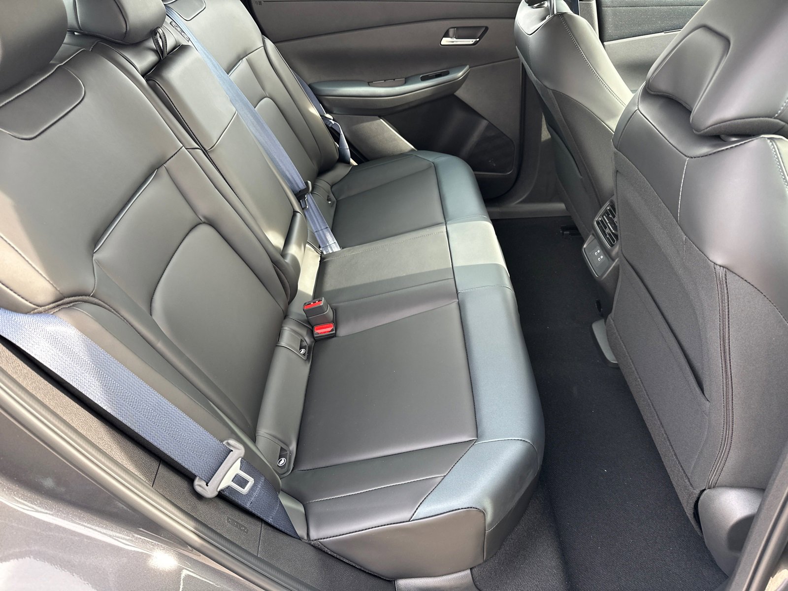 New 2026 Nissan Leaf SV+ w/ Floor Mat Package (SV+) image 15