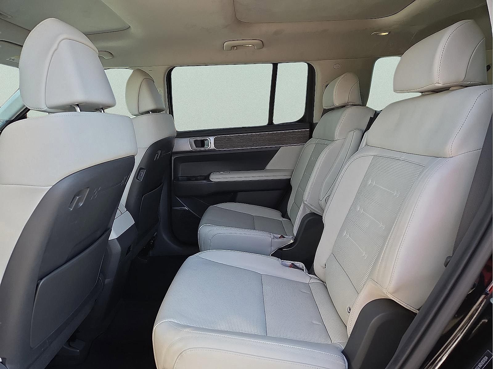 Used 2024 Hyundai Santa Fe Calligraphy image 10