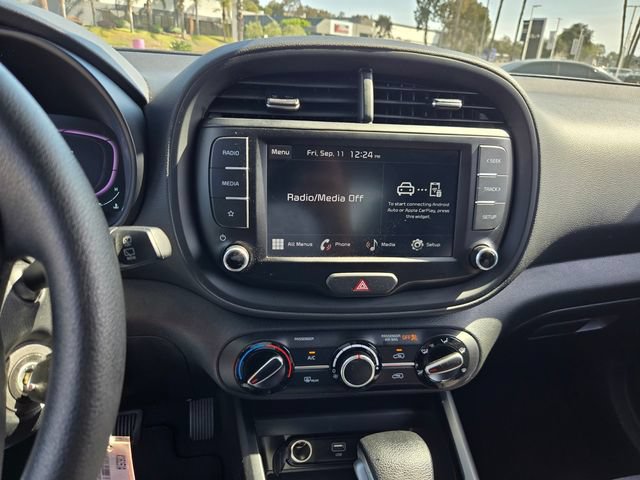 Used 2024 Kia Soul LX w/ Option Group 015 FWD image 18