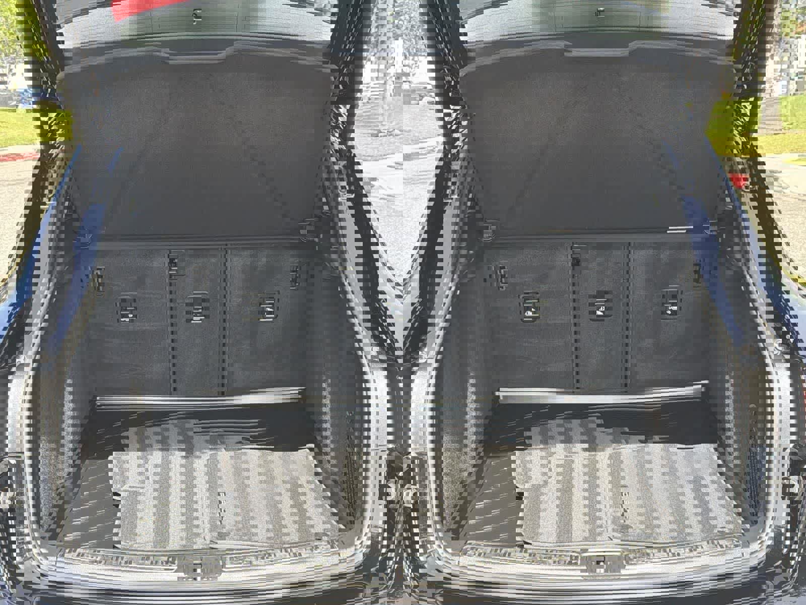 Used 2022 Porsche Macan image 31