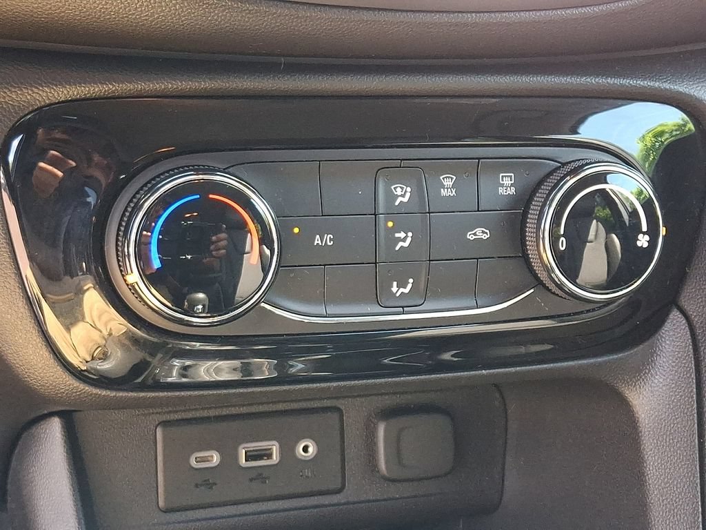 Used 2022 Buick Encore GX Preferred AWD/4WD image 14