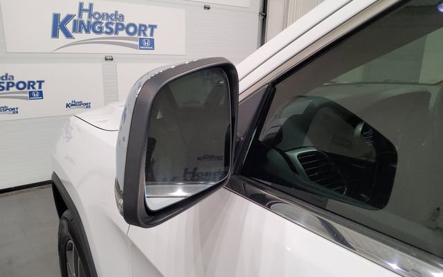 Used 2019 Jeep Grand Cherokee Limited RWD image 15