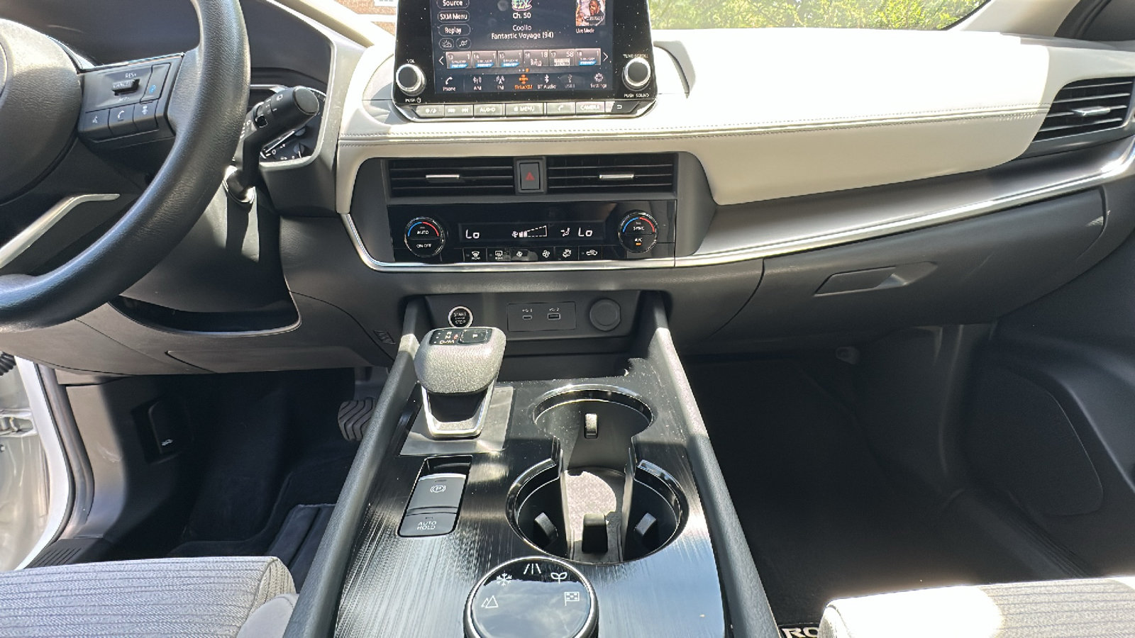 Used 2023 Nissan Rogue SV AWD/4WD image 19