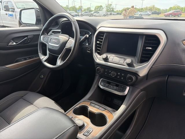Used 2023 GMC Acadia SLE w/ Driver Convenience Package FWD image 18