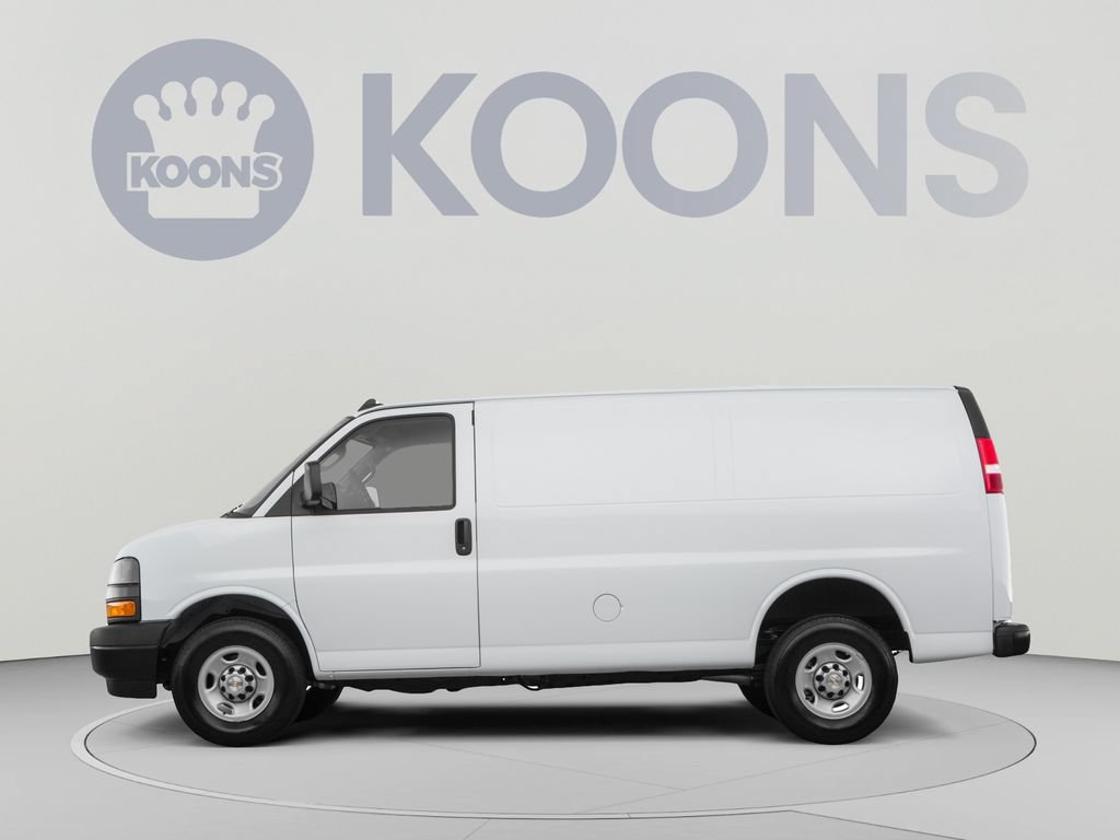 Used 2022 Chevrolet Express 2500 w/ Driver Convenience Package RWD image 2