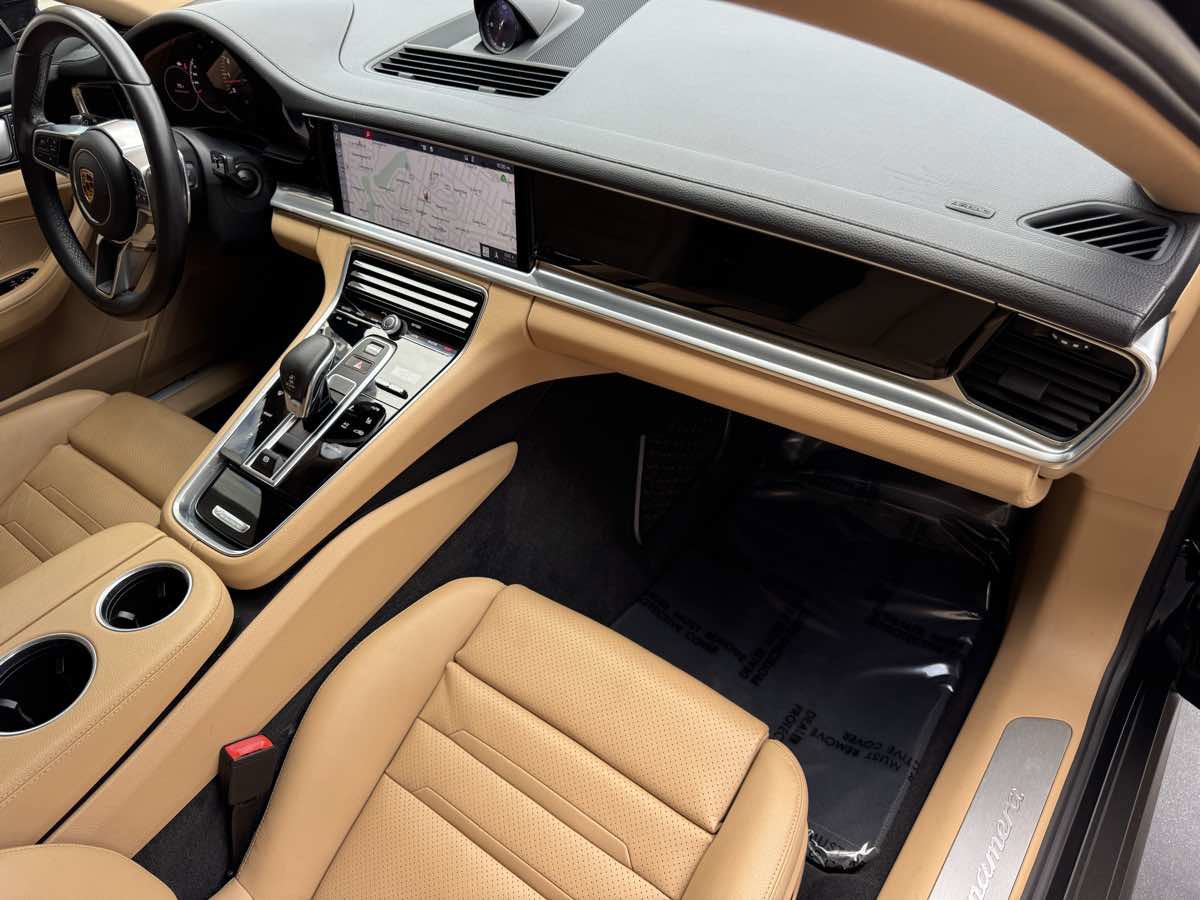 Used 2020 Porsche Panamera image 23
