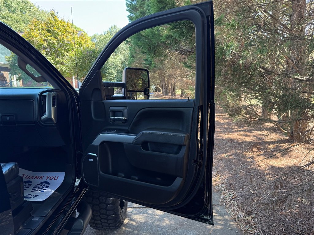 Used 2017 Chevrolet Silverado 2500 LTZ image 69