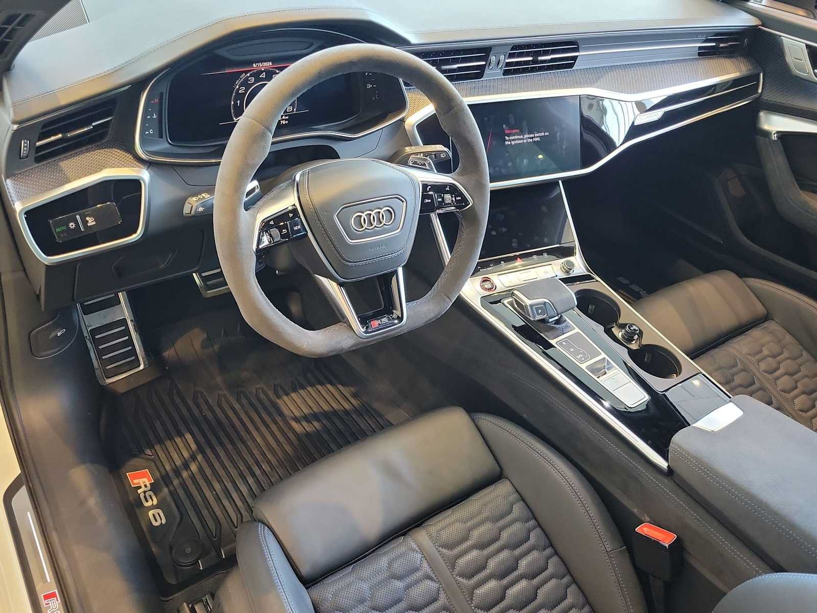 Certified 2025 Audi RS 6 performance AWD/4WD image 2