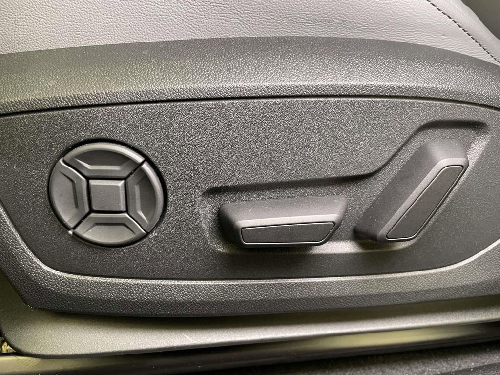 New 2025 Audi Q3 2.0T Premium image 17