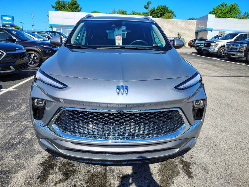 Used 2024 Buick Encore GX Avenir FWD image 2