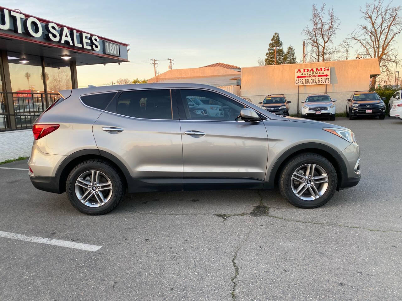 Used 2017 Hyundai Santa Fe Sport AWD/4WD image 2