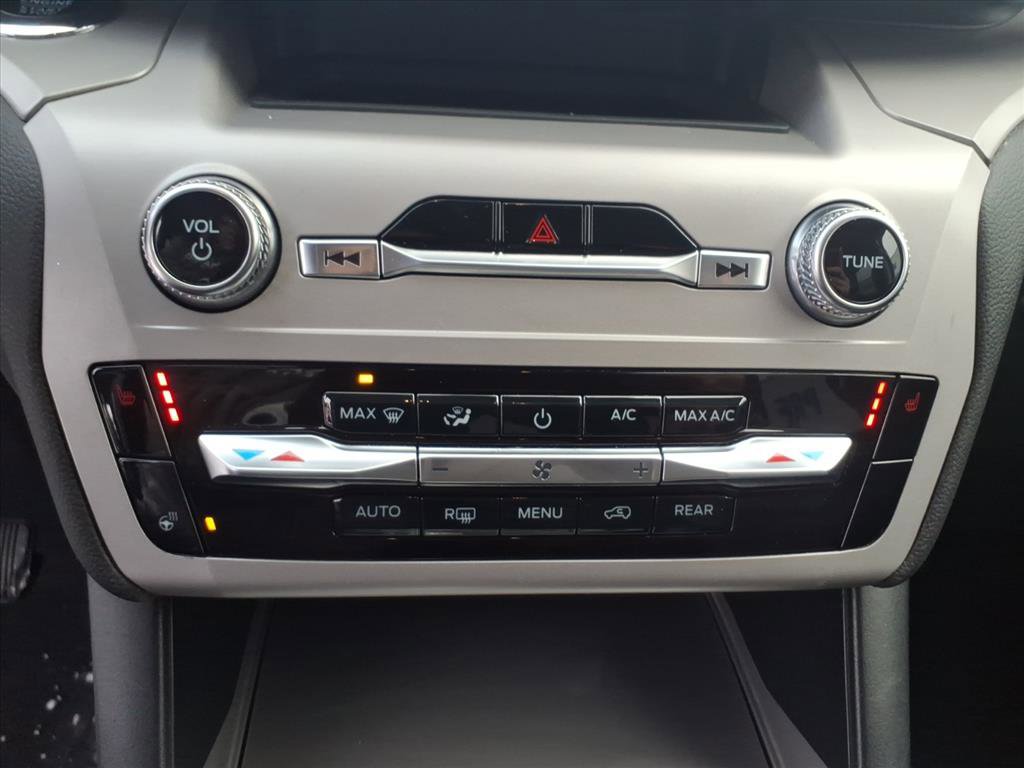 Certified 2023 Ford Explorer XLT w/ Equipment Group 202A image 19