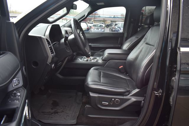 Used 2018 Ford Expedition Max XLT w/ Equipment Group 202A AWD/4WD image 19
