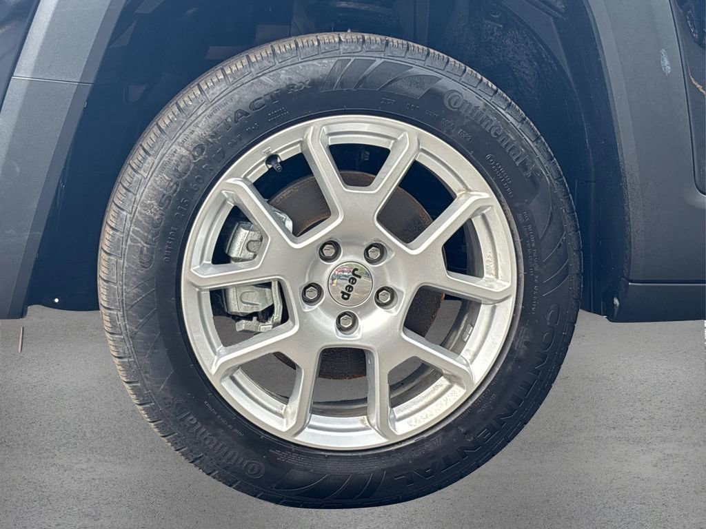 Used 2023 Jeep Renegade Latitude w/ Sun/Sound Group image 12